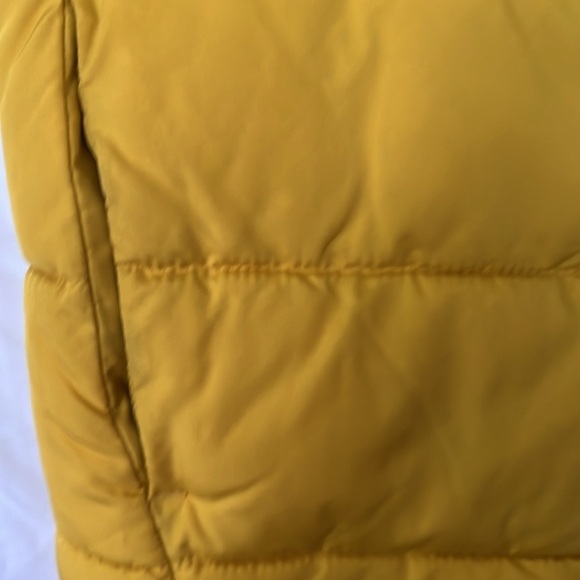 Gap Kids Puffy Vest, SZ XXL Reg, PTP 21”, Length 25”, Yellow, gray, Pockets (T6) - Picture 4 of 6